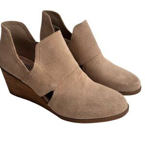 Toms Kallie Cutout Wedge - size 8.5